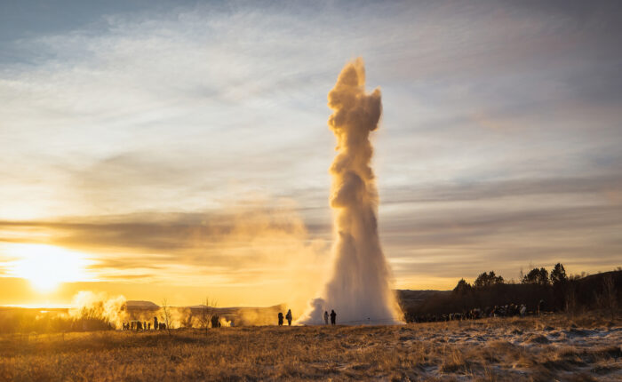 strokkur geyser eruption golden circle iceland