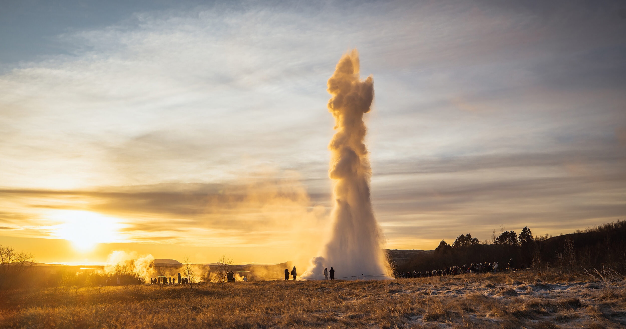 strokkur geyser eruption golden circle iceland