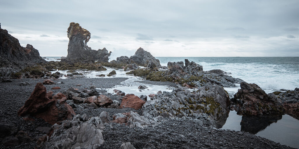 Djúpalónssandur black pebble beach in Snæfellsjökull National Park